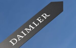 Analysis-UAW deal with Daimler Truck boosts energy ahead of Mercedes vote in Alabama