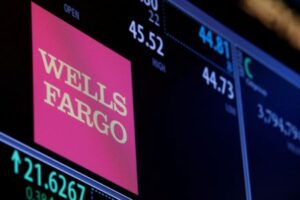 Wells Fargo investors approve executive pay, CEO underscores risk controls