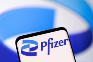 Pfizer lifts profit view on cost cuts, smaller drop in Paxlovid