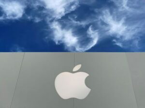 Analysis-Apple aims to tell an AI story without AI bills
