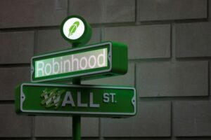 Robinhood swings to profit from year-ago loss