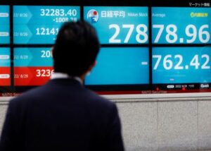 China outperforms Asian shares on solid trade data, BOE in focus