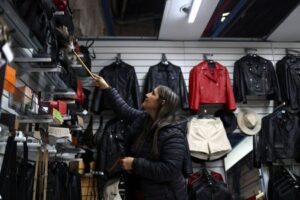 Argentina monthly inflation seen back in single digits in April