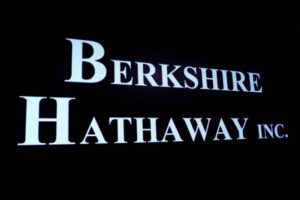 Berkshire reveals $6.72 billion stake in insurer Chubb