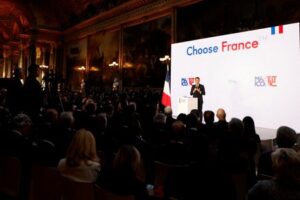 Analysis-As questions grow for Germany, investors warm to France