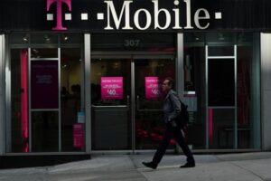T-Mobile to buy UScellular's wireless operations for $4.4 billion