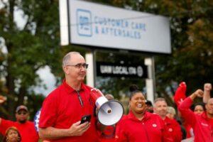 UAW president faces probe over alleged retaliation against other union leaders
