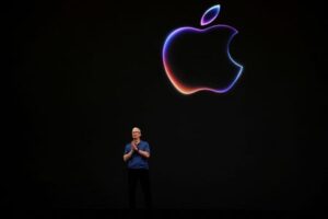 Apple extends rally with a record-breaking stock market value