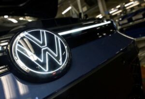 German top industrial union to demand 7% pay rise from Volkswagen