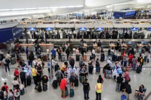 US screens record-setting 2.99 million air passengers in single day