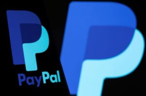 PayPal pushes into in-person payments with cashback rewards, Apple integration