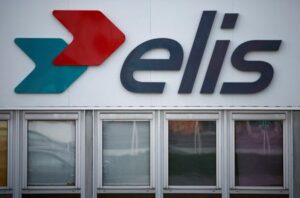 Exclusive-France's Elis has bid for U.S. uniform supplier Vestis, sources say