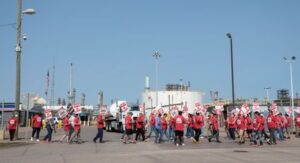 Teamsters could extend strike to other Marathon refineries as Detroit negotiations stagnate