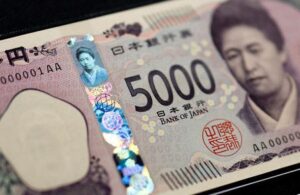 Yen hits eight-month high as focus shifts to US politics, BOJ rate hikes