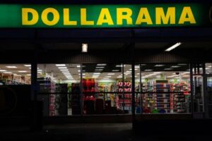 Dollarama reports rise in quarterly sales on steady demand