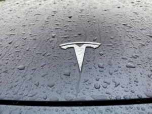 Two senators want US to order Tesla to restrict Autopilot use