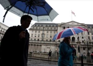 BoE edges towards a first rate cut, sterling falls