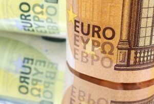 Analysis-France may be next test of the euro's foundations