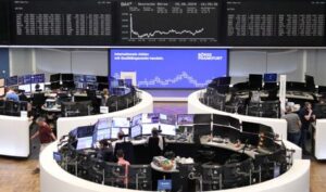 European shares slip as bond yields weigh, French elections awaited