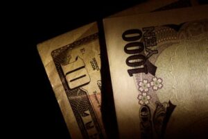 Yen skids to fresh 38-year low; US dollar tumbles after weak data