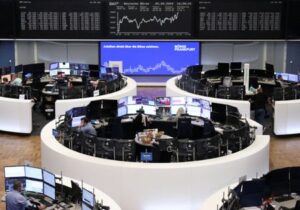 European shares climb with focus on US cenbank policy decision