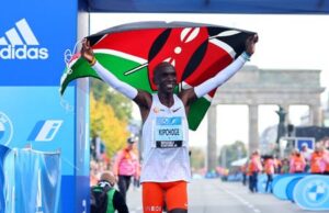 Athletics-Kenya's Kipchoge shatters marathon world record in Berlin