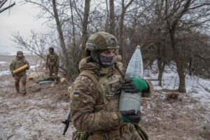 Russian reinforcements pour into eastern Ukraine, says governor