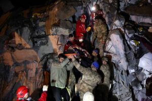 Death toll from earthquake in Turkey nears 3,000, rescuers search for survivors